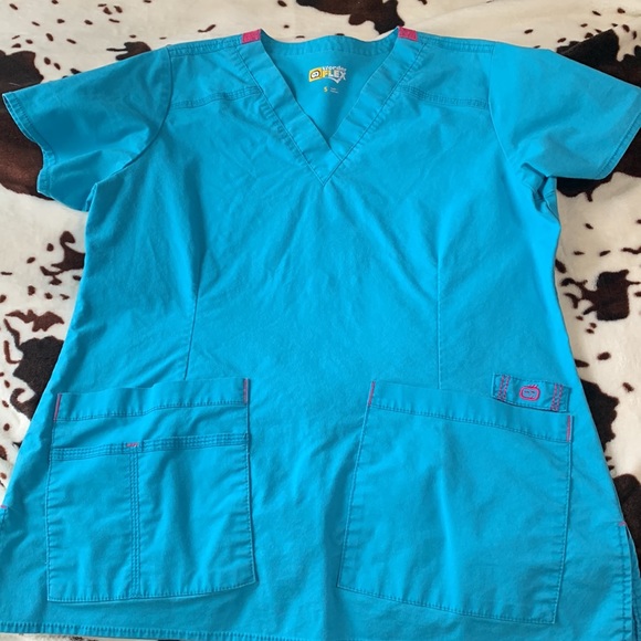 Scrub top - Picture 2 of 2